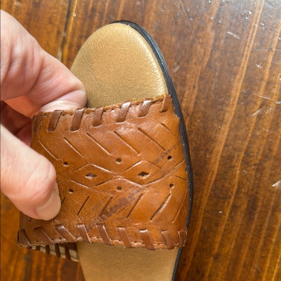 Genuine Leather Women's Brown Sandals- Made in‎ Brazil. Size 9 - Picture 3 of 4